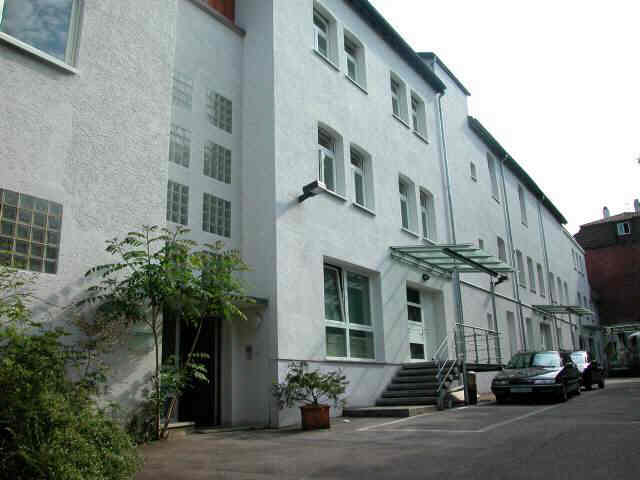 Eingangsbereich u. Parken